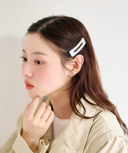 Kastane（カスタネ）の「【fiw./6色展開】カラバリヘアピン（ヘアピン・レディース・ブラウン系その他/ブラック/アイボリー/レモンイエロー/オフホワイト/パープル系その他・FREE）」の7枚目の写真