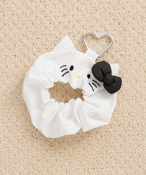 Me%(ミィパーセント)の「【HELLO KITTY】シュシュ 633298(その他雑貨・レディース・ゴールド/レッド/ブラック系その他/ブラック・FREE)」の2枚目の写真