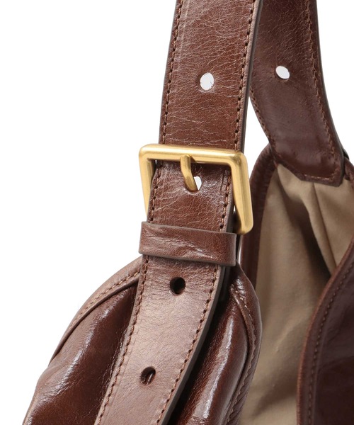 CHRISTIAN VILLA（クリスチャンヴィラ）の「CHRISTIAN VILLA / gloss leather top handle bag(グロスレザートップハンドルバッグ)（ショルダーバッグ・レディース・ブラウン・FREE）」の9枚目の写真