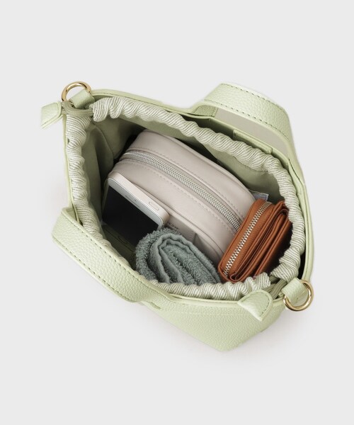 OPAQUE.CLIP（オペークドットクリップ）の「2WAY巾着付ミニトート（ショルダーバッグ・レディース・オフホワイト/ブラック/ベージュ/グリーン系・00）」の5枚目の写真