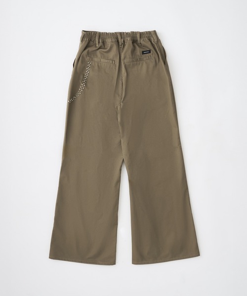 ADAM PATEK(アダムパテック)の「ADAMPATEK/studded T/C twill flare wide trouser/スタッズ付きTCツイルワイドトラウザー(AP2618018)(チノパンツ・レディース・ブラック/ベージュ・2/1)」の7枚目の写真