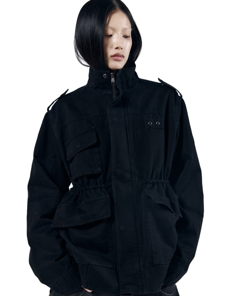 AAKAM（アーカム）の「Nova Drawstring Field Jacket (Black)（ミリタリージャケット・レディース・その他・1/2）」の4枚目の写真