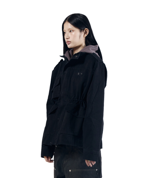 AAKAM（アーカム）の「Nova Drawstring Field Jacket (Black)（ミリタリージャケット・レディース・その他・1/2）」の5枚目の写真