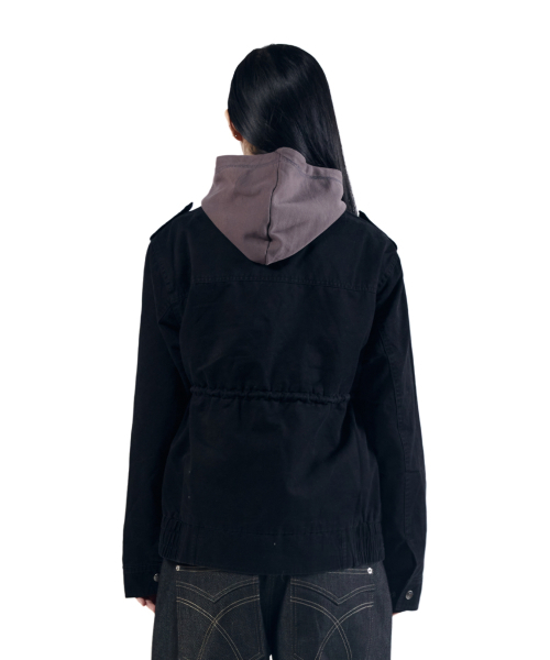 AAKAM（アーカム）の「Nova Drawstring Field Jacket (Black)（ミリタリージャケット・レディース・その他・1/2）」の6枚目の写真