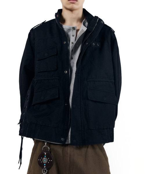 AAKAM（アーカム）の「Nova Drawstring Field Jacket (Black)（ミリタリージャケット・レディース・その他・1/2）」の17枚目の写真