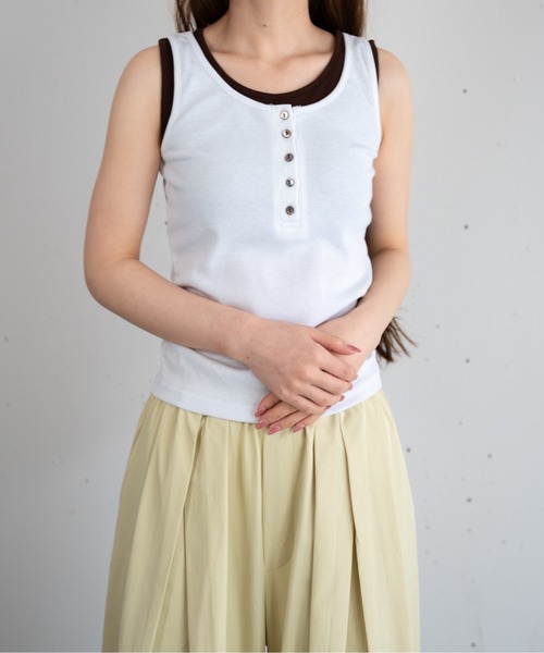 hwyl(ヒュイル)の「カップ付きレイヤードタンクトップ(タンクトップ・レディース・オフホワイト/ブラック/杢グレー・FREE)」の9枚目の写真