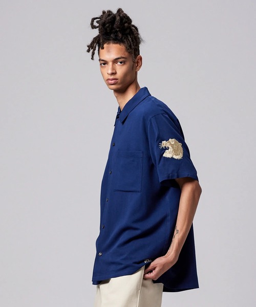 TAION（タイオン）の「【TAION(タイオン)】〈ユニセックス〉ノンダウン ジャパンスペシャル ハーフスリーブ レーヨンシャツ（シャツ/ブラウス・メンズ・オフホワイト/レオパード/ダークネイビー/ブラック系その他7・S/M/L/2XL/XL/3XL）」の3枚目の写真