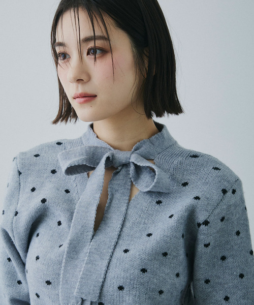 Mirette(ミレット)の「リボンタイ ドットニットカーディガン / Ribbon Tie Dot Knit Cardigan(カーディガン/ボレロ・レディース・グレー・FREE)」の9枚目の写真