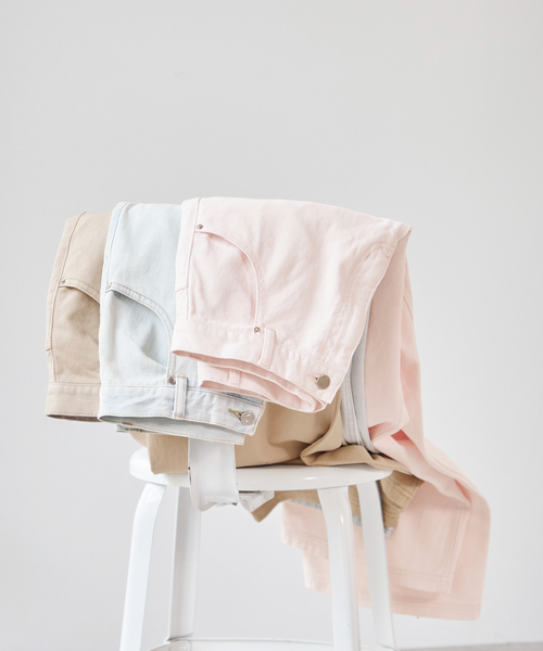 U by SPICK&SPAN(ユーバイスピックアンドスパン)の「カラールーズデニム(デニムパンツ・レディース・スカイブルー/ピンク/ベージュ・36/38)」の6枚目の写真