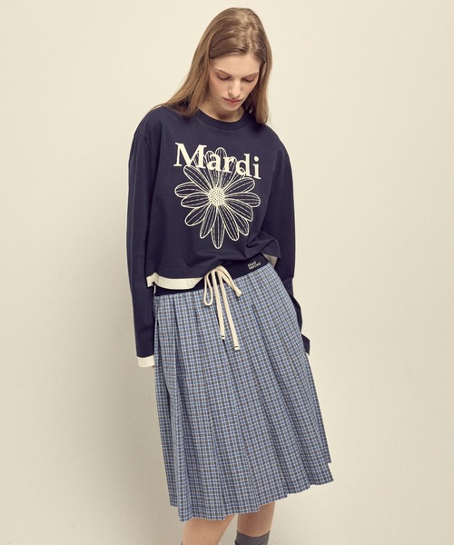 Mardi Mercredi(マルディメクルディ)の「TSHIRT LONG SLEEVE FLOWERMARDI LAYERED DETAIL / Tシャツ ロングスリーブ フラワーマルディ レイヤード ディテール(Tシャツ/カットソー・レディース・オートミール/クリーム/ブラック×ホワイト/ネイビー・FREE)」の19枚目の写真