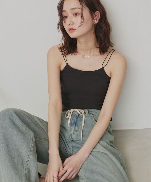 ad thie(アドティエ)の「CICA配合 ダブルストラップ カップ付きリブキャミソール(キャミソール・レディース・オフホワイト/ブラック・FREE)」の6枚目の写真
