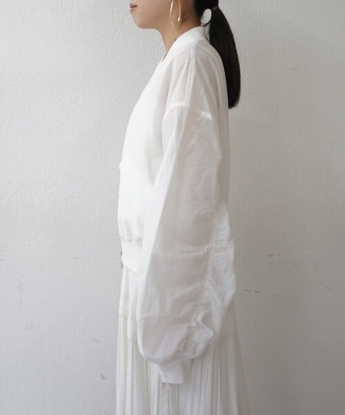 LOUNGEDRESS(ラウンジドレス)の「【PUFRILL/パフリル】袖ギャザーブルゾン(ブルゾン・レディース・グレー/ブラック/オフホワイト・SMALL)」の22枚目の写真