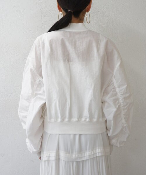 LOUNGEDRESS(ラウンジドレス)の「【PUFRILL/パフリル】袖ギャザーブルゾン(ブルゾン・レディース・グレー/ブラック/オフホワイト・SMALL)」の21枚目の写真