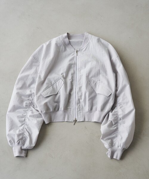 LOUNGEDRESS(ラウンジドレス)の「【PUFRILL/パフリル】袖ギャザーブルゾン(ブルゾン・レディース・グレー/ブラック/オフホワイト・SMALL)」の4枚目の写真