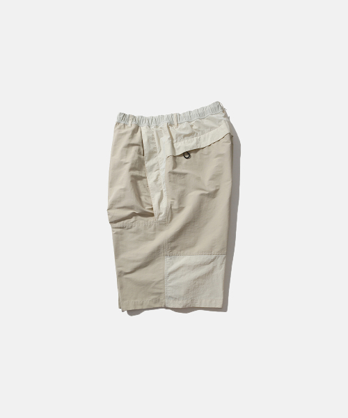 MOIF（モイフ）の「[SS26] HUGE MONSTER SHORTS / ECRU（その他パンツ・メンズ・その他・1/2/3）」の2枚目の写真