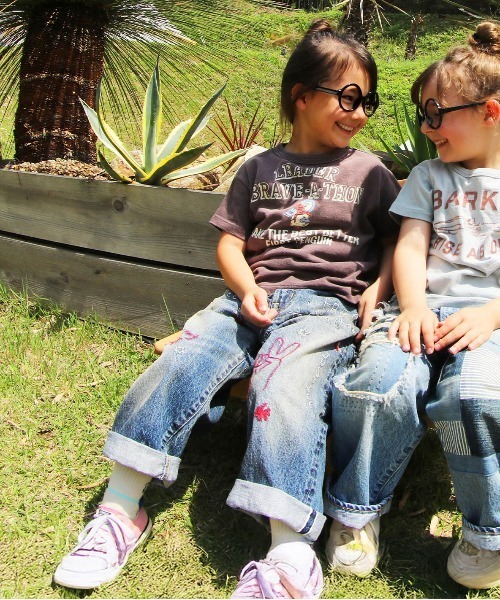 DENIM DUNGAREE(デニムダンガリー)の「Vintage Cotton Jersey PENNIE LEADER Tee(Tシャツ/カットソー・キッズ・ブラック/ブルー・145/135)」の5枚目の写真