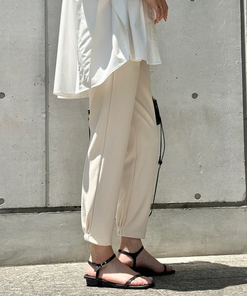 Emma Taylor(エマテイラー)の「【シルエットにこだわった大人ジョガー】ストレッチジョガーパンツ(その他パンツ・レディース・ライトベージュ/ブラック・38/36)」の16枚目の写真