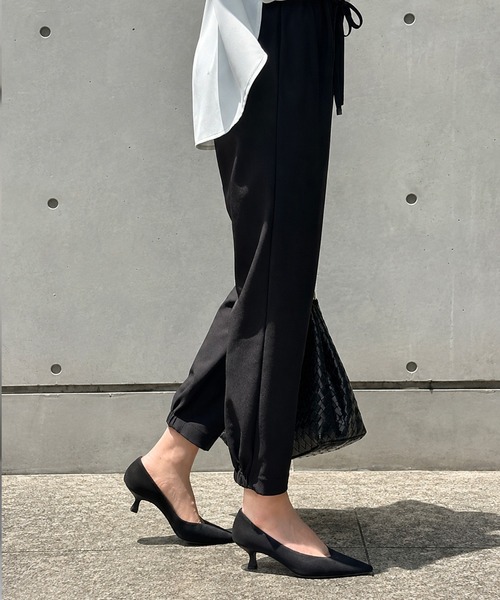 Emma Taylor(エマテイラー)の「【シルエットにこだわった大人ジョガー】ストレッチジョガーパンツ(その他パンツ・レディース・ライトベージュ/ブラック・38/36)」の3枚目の写真
