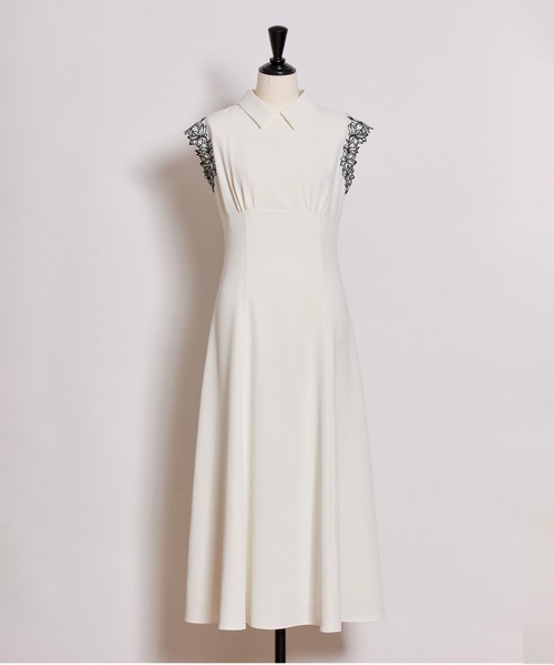 NOELA(ノエラ)の「ノースリ刺繍ワンピース(ワンピース・レディース・オフホワイト/ダークインディゴブルー・M/S)」の12枚目の写真