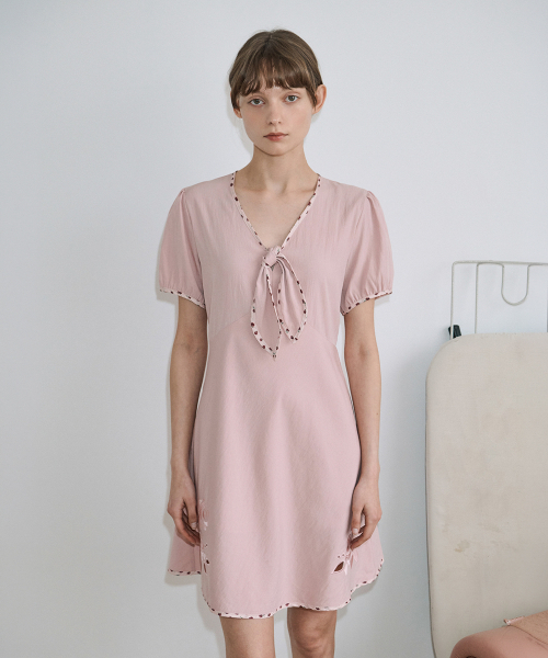 SINOON(シヌーン)の「Rose Garden Ribbon One-Piece (Rose)(ワンピース・レディース・ライトピンク・MEDIUM/SMALL)」の5枚目の写真