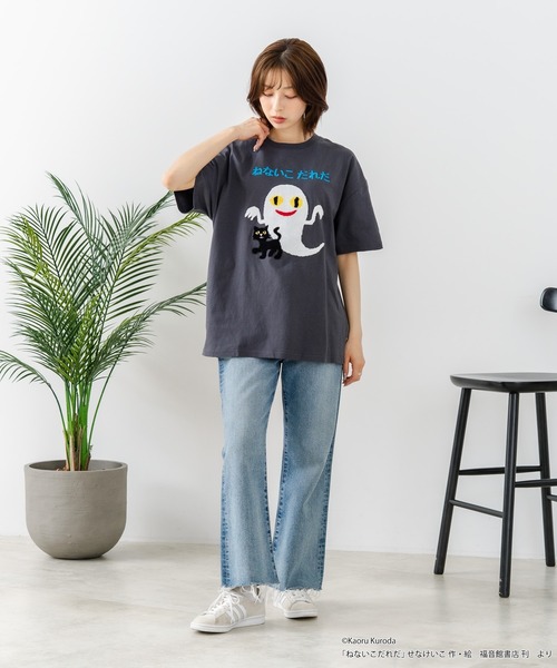 JEANS MATE(ジーンズメイト)の「【ねないこだれだ】【コットン100%のしっかりした生地 ドロップショルダー】オリジナルデザイン 刺繍Tシャツ せなけいこ 絵本 コラボ キャラクター 半袖 ユニセックス おばけ グッズ かわいい(Tシャツ/カットソー・メンズ・ブラック系その他/ブルー系その他/ブラック系その他2/ブルー系その他2・SMALL/MEDIUM/LARGE)」の7枚目の写真
