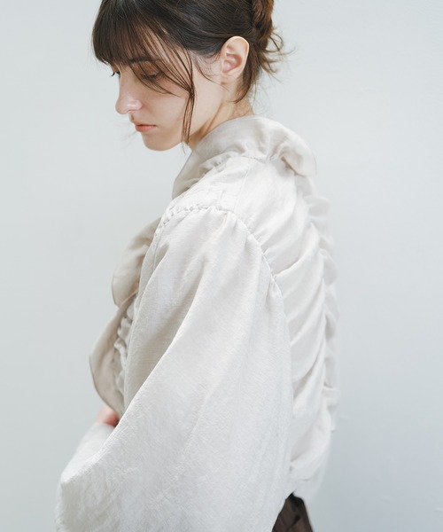 tageechita(タジチタ)の「【tageechita】ギャザーデザイン バルーンスリーブ シアーシャツ(シャツ/ブラウス・レディース・ベージュ・FREE)」の13枚目の写真