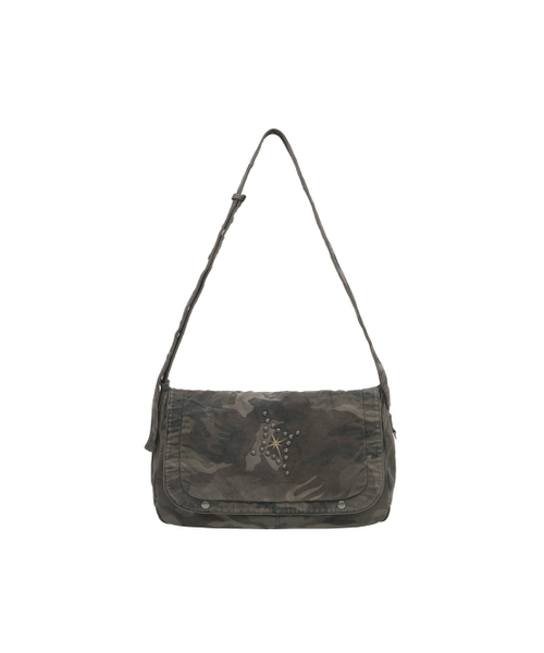 MEA（メア）の「WASHED STUDDED MESSENGER BAG [CAMO]（メッセンジャーバッグ・メンズ・その他・F）」の2枚目の写真