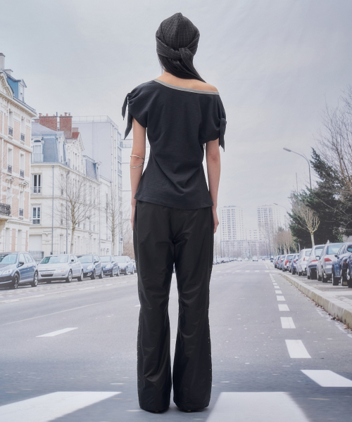 SOMSOC(ソムソック)の「LAURA DOT PIPING TRACK PANTS_BLACK(スウェットパンツ・レディース・その他・FREE)」の2枚目の写真