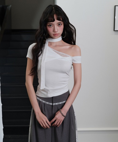andwang（アンドワン）の「One shoulder strings tops（Tシャツ/カットソー・レディース・ブラック/ホワイト・MEDIUM/SMALL）」の3枚目の写真