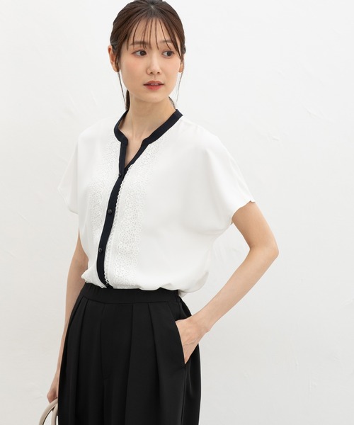 Honeys(ハニーズ)の「レース使いブラウス(シャツ/ブラウス・レディース・アイボリー系1/ネイビー/ライトグレー・3L/L/LL/M/S)」の5枚目の写真