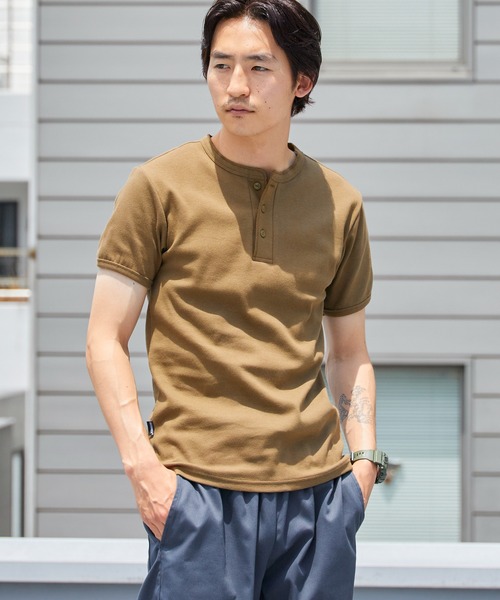AVIREX(アヴィレックス)の「AVIREX/アビレックス DAILY S/S RIB HENLY NECK TEE デイリー 半袖 リブ ヘンリーネック Tシャツ 抗菌防臭 スリムフィット 肉厚 メンズ レディース 2026年 夏 夏服(Tシャツ/カットソー・メンズ・ブラック/ホワイト/グレー/オリーブ/チャコール/ブルー・S/M/L)」の5枚目の写真