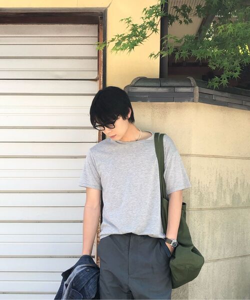 LEIRE（ルアール）の「ソフトUネックインナーティーシャツ (5色)（Tシャツ/カットソー・メンズ・ブラック/チャコール/オリーブ/ホワイト/グレー・MEDIUM/LARGE/X-LARGE）」の11枚目の写真