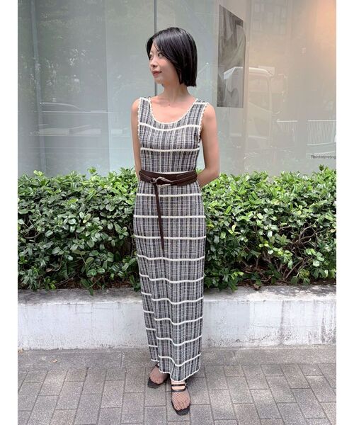 LAGUNAMOON(ラグナムーン)の「チェックIラインニットワンピース 【夏服】(ワンピース・レディース・ブラウン/ブラック・MEDIUM/SMALL)」の14枚目の写真