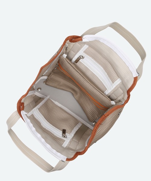 q bag paris(キューバッグパリ)の「nest zip S ネストジップ トートバッグ(トートバッグ・レディース・ライトベージュ/イエロー系その他/ベージュ系その他/ブラック/ライトグレー・FREE)」の7枚目の写真