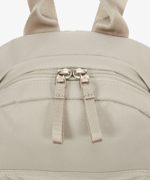 THE NORTH FACE(ザノースフェイス)の「【韓国限定・日本未入荷】THE NORTH FACE TNF DAY PACK MINI / ノースフェイス TNF デイパックミニ /ミニリュック バックパック 10L(バックパック/リュック・メンズ・ブラック/ベージュ系その他・FREE)」の6枚目の写真