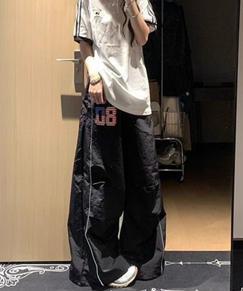 AsheKsha(アシクシャ)の「レトロナンバーワイドレッグカジュアルパンツ(その他パンツ・レディース・ブラック・M)」の13枚目の写真