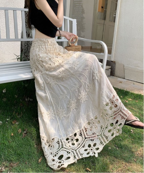 &soiree(アンドソワレ)の「透かし編みレース切り替えスカート(スカート・レディース・アイボリー・X-LARGE/LARGE/MEDIUM/SMALL)」の2枚目の写真