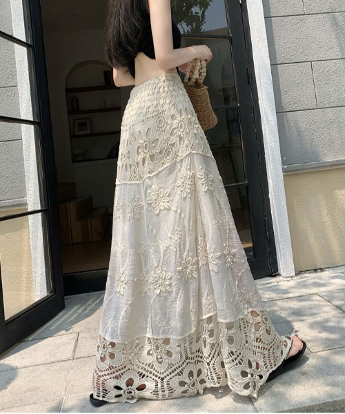 &soiree(アンドソワレ)の「透かし編みレース切り替えスカート(スカート・レディース・アイボリー・X-LARGE/LARGE/MEDIUM/SMALL)」の3枚目の写真