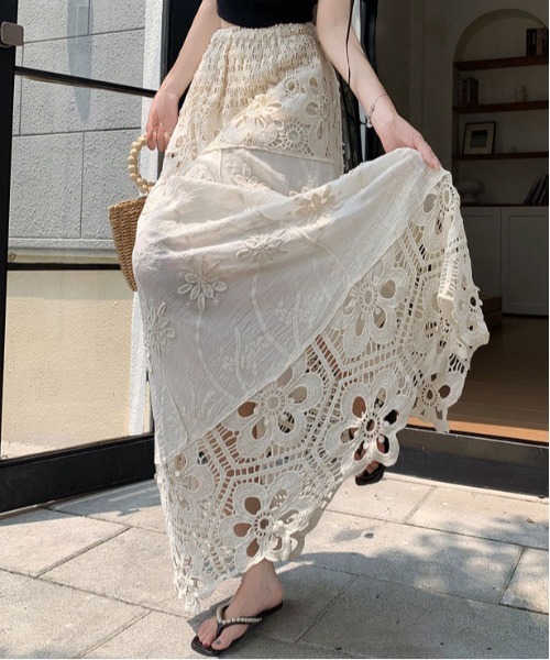 &soiree(アンドソワレ)の「透かし編みレース切り替えスカート(スカート・レディース・アイボリー・X-LARGE/LARGE/MEDIUM/SMALL)」の4枚目の写真