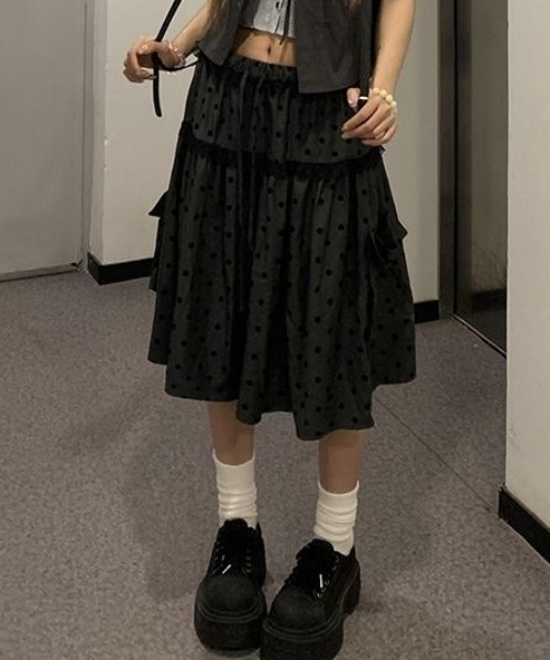 SHERU(シェル)の「【2タイプ展開】水玉・チェック柄 2 段ティアードミディスカート サイドポケット付き紐調整ウエスト ナチュラルガーリーボトムス(スカート・レディース・ブルー/ブラック・M)」の12枚目の写真