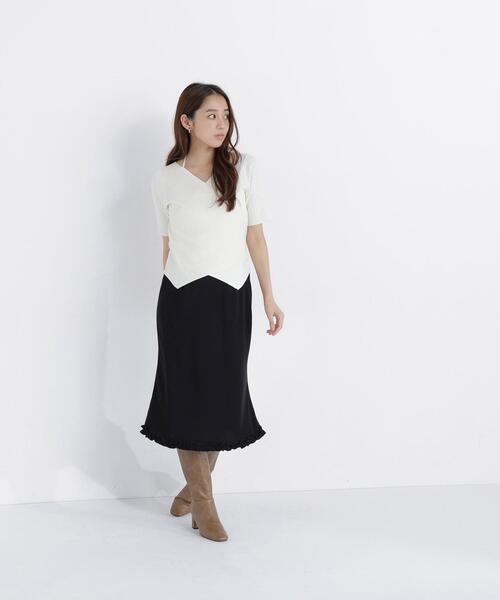 NATURAL BEAUTY BASIC(ナチュラルビューティーベーシック)の「サテンミディスカート(スカート・レディース・ブラック/ホワイト系その他・MEDIUM/SMALL)」の8枚目の写真
