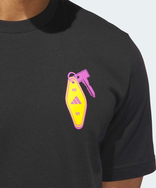 adidas（アディダス）の「チップイン NYC グラフィック Tシャツ 【adidas Golf/アディダスゴルフ】（Tシャツ/カットソー・メンズ・ブラック・XX-LARGE/LARGE/MEDIUM/3XL/X-LARGE/SMALL）」の4枚目の写真