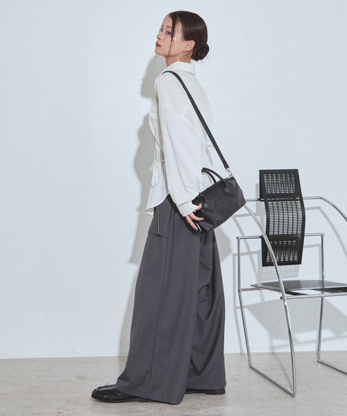 PAGEBOY(ページボーイ)の「ウエストタックベルトシャツ(シャツ/ブラウス・レディース・ブラック/オフホワイト/ブルー・FREE)」の10枚目の写真