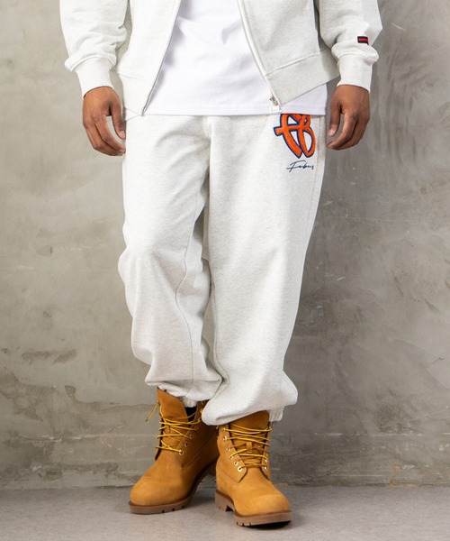 FUBU( フブ)の「FUBU フブ M’S OG LOGO SWEAT PANTS/OGロゴスウェットパンツ(スウェットパンツ・メンズ・アッシュグレー・XXL/XL/L/M)」の16枚目の写真