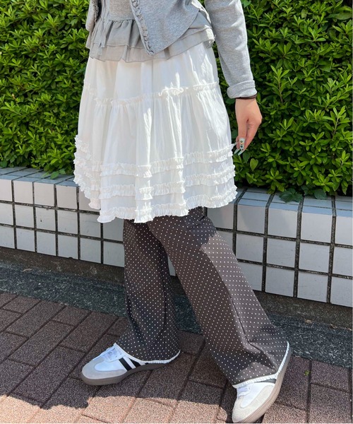 WC(ダブル シー)の「《ゆるカジュアル◎》アソートパターンフレアパンツ(その他パンツ・レディース・ドット/ホワイト/チャコールグレー・FREE)」の3枚目の写真