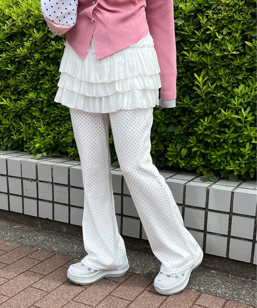 WC(ダブル シー)の「《ゆるカジュアル◎》アソートパターンフレアパンツ(その他パンツ・レディース・ドット/ホワイト/チャコールグレー・FREE)」の6枚目の写真