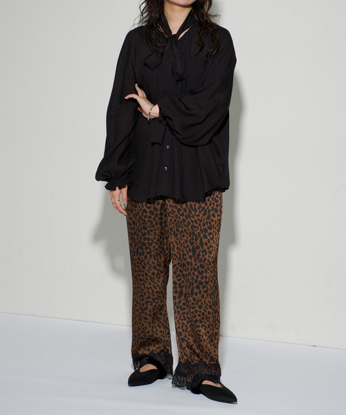 FLAT(フラット)の「《追加/WEB+一部店舗限定》GRISEポインテッドファーストラップミュール(その他シューズ・レディース・ブラック/ブラウン・SMALL/MEDIUM/X-LARGE/LARGE)」の12枚目の写真