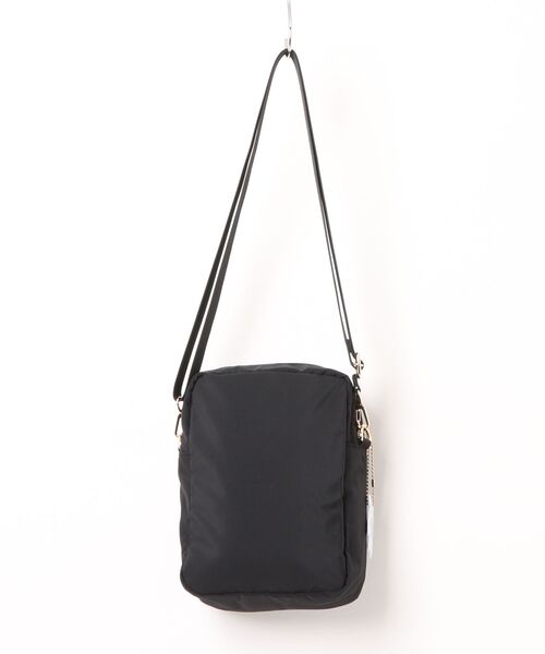 moz(モズ)の「【moz/モズ】 SAC'S BAR別注 キルティング 縦型ショルダーバッグ(ショルダーバッグ・レディース・モカ/グレイッシュベージュ/ブラック・FREE)」の4枚目の写真