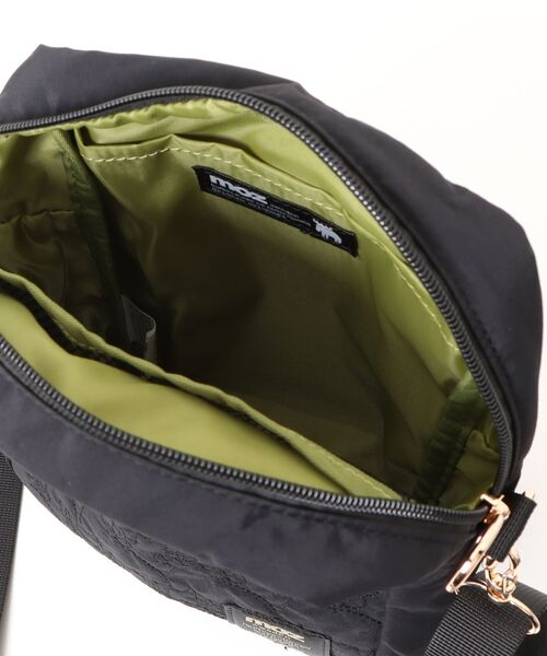 moz(モズ)の「【moz/モズ】 SAC'S BAR別注 キルティング 縦型ショルダーバッグ(ショルダーバッグ・レディース・モカ/グレイッシュベージュ/ブラック・FREE)」の6枚目の写真