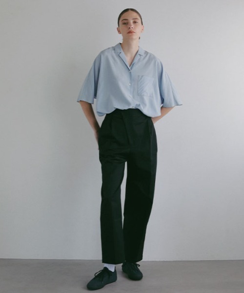 ETRE TOKYO（エトレトウキョウ）の「フロントデザインタックパンツ（その他パンツ・レディース・ブラック/カーキ・M/S）」の9枚目の写真